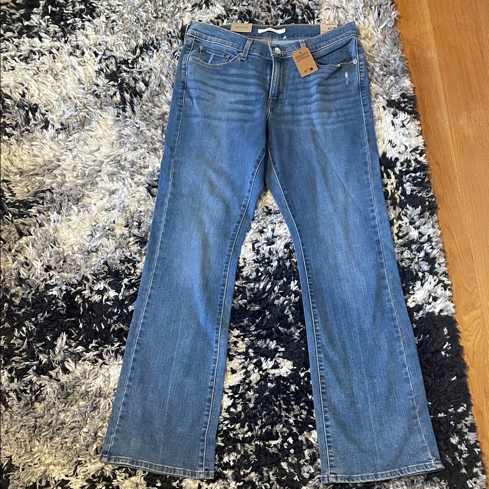 NEW Levi's Women's Flare Jeans in Blue